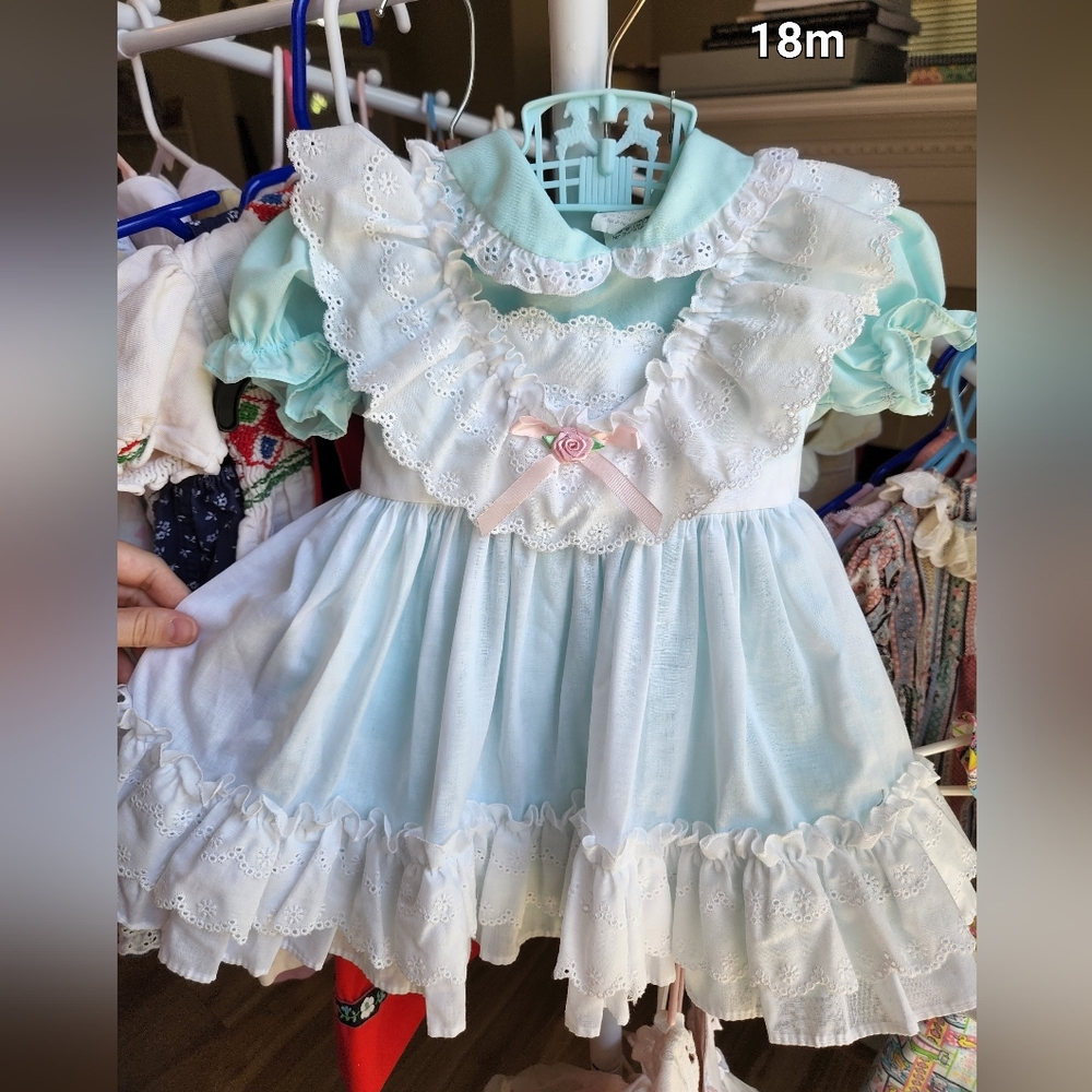 Vintage twirl dress with apron